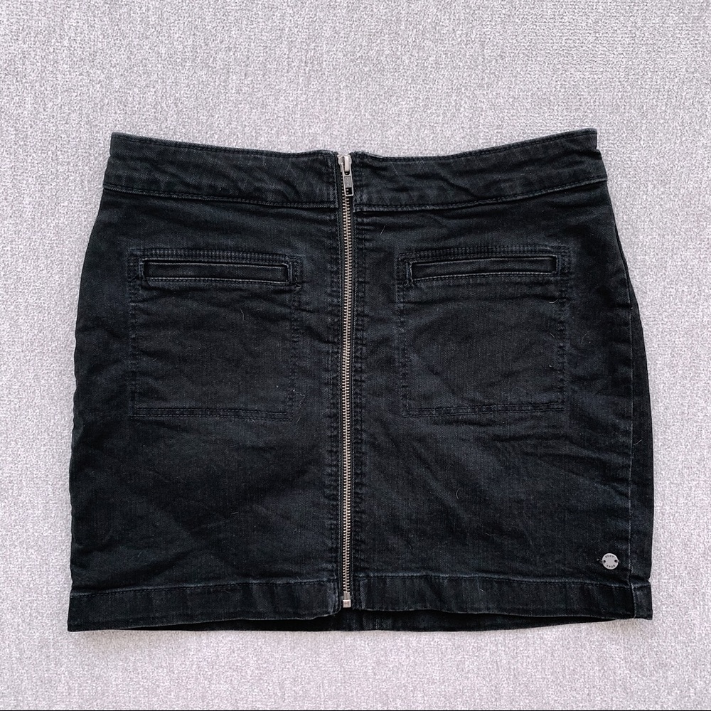 Black Roxy Jean skirt size 4